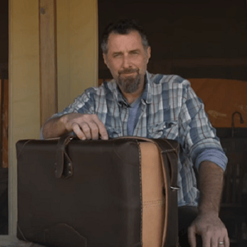 Saddleback leather prove their quality products with a full video content marketing funnel in this week's Video Worth Sharing.